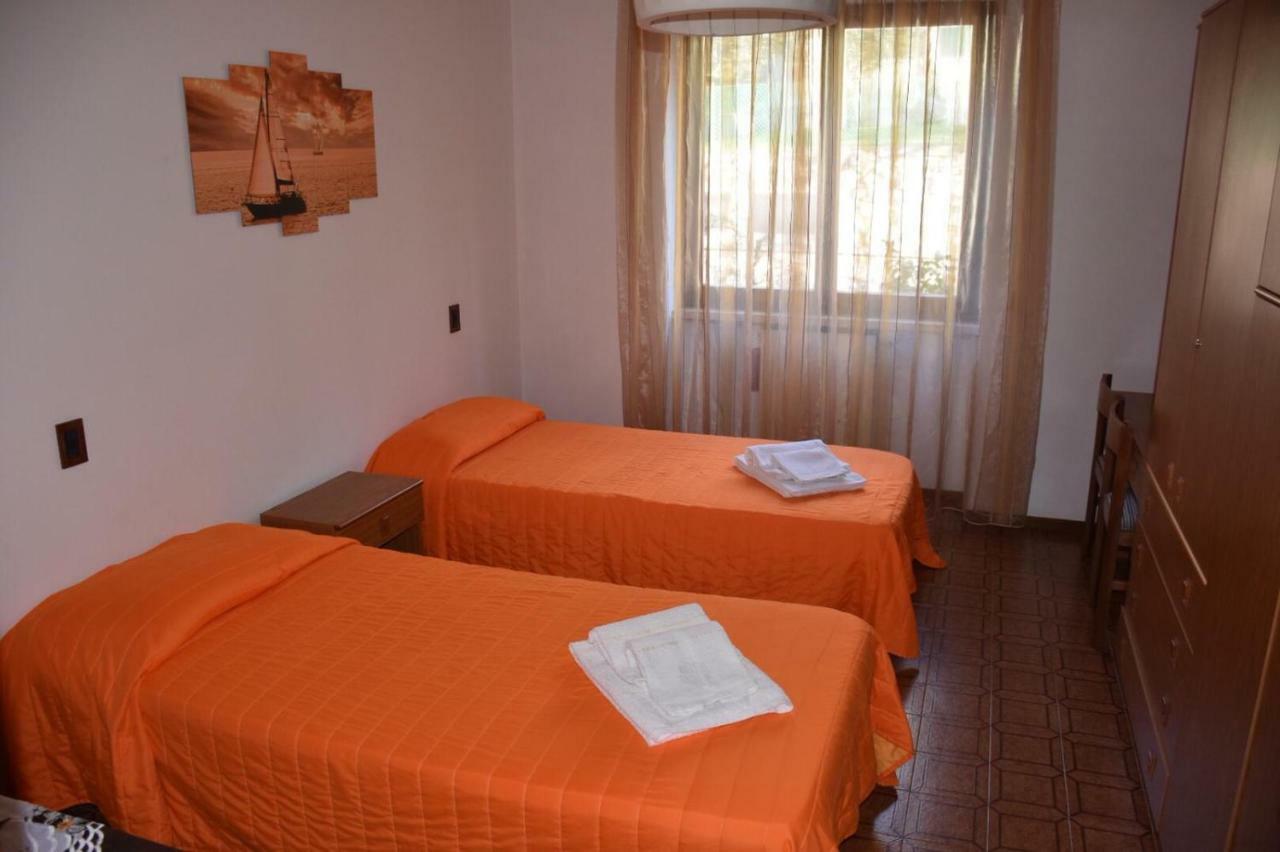 Casa Vacanze Ester Brenzone sul Garda Exterior photo